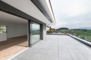 Wohnungseingang mit Terrasse